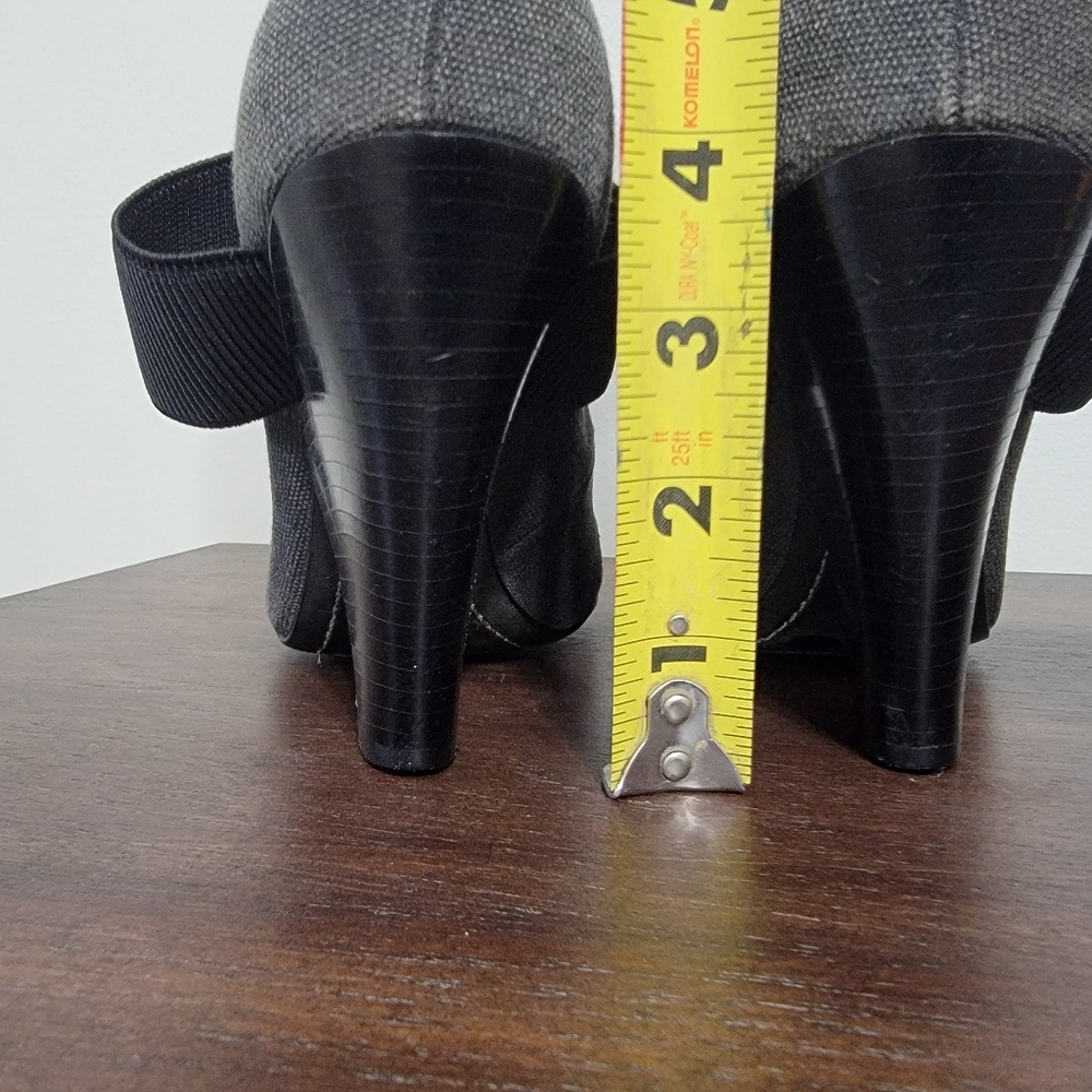 BCBGMAXAZRIA Black/Gray Mary Jane Wedge Block Pumps Women's Size 8B - Picture 15 of 15